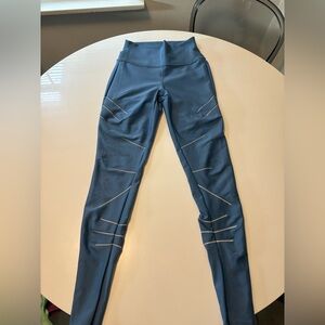 Alo Leggings (S)